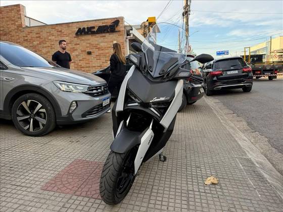 YAMAHA XMAX 250 CONNECTED ABS YAMAHA XMAX 250 CONNECTED ABS